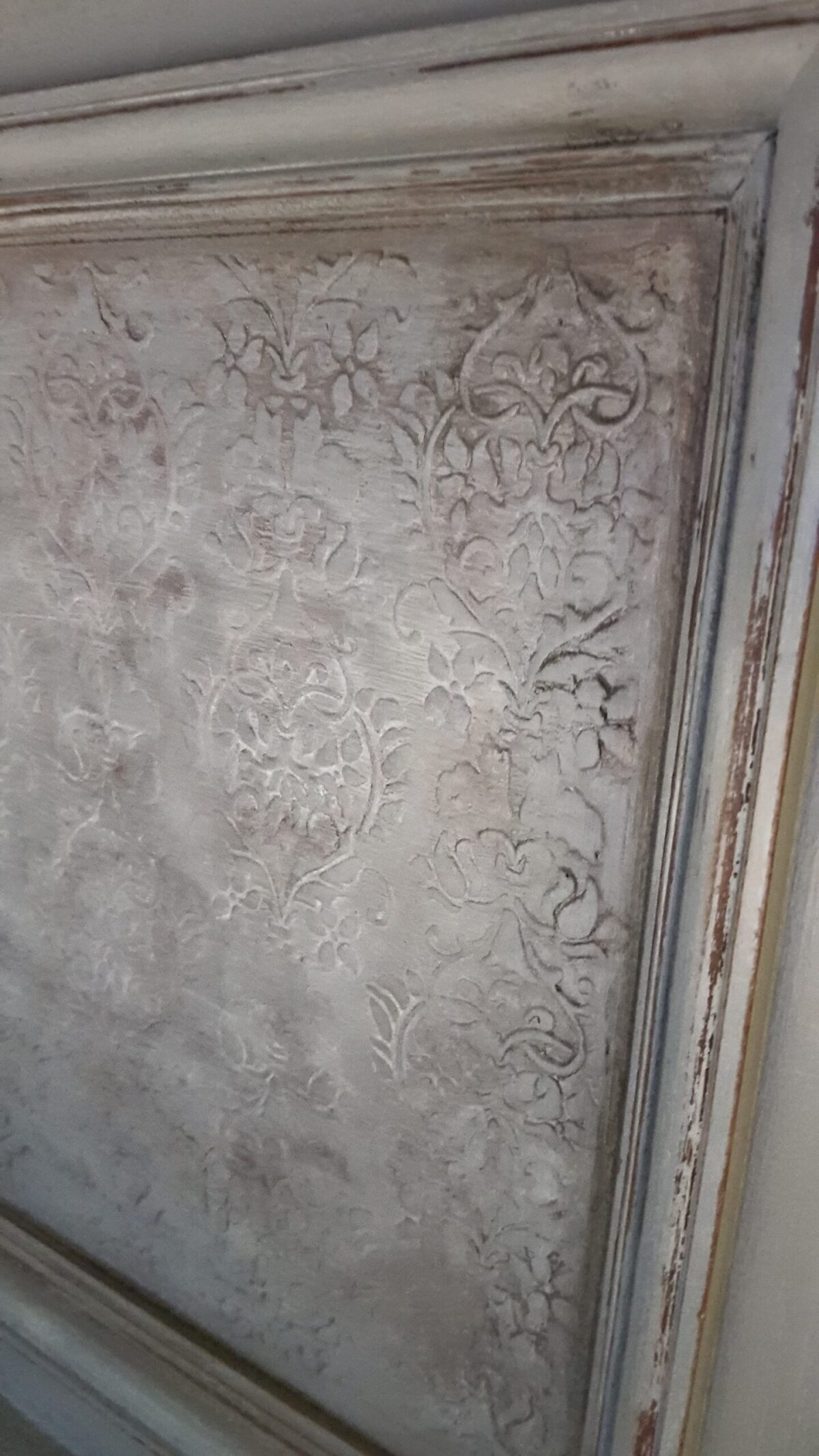 Aparador clásico en gris restaurado, estilo vintage, exclusivo de Lorestaura.