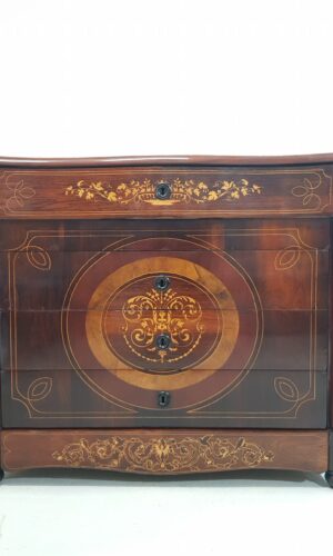 Mueble restaurado Lorestaura Mueble restaurado por Lorestaura, pieza vintage única y decorativa.