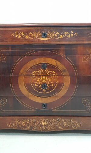 Mueble restaurado por Lorestaura, pieza vintage única y decorativa.