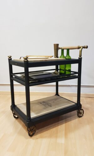 Mueble restaurado Lorestaura Mueble restaurado por Lorestaura, pieza vintage única y decorativa.