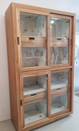 Mueble restaurado Lorestaura Mueble restaurado por Lorestaura, pieza vintage única y decorativa.