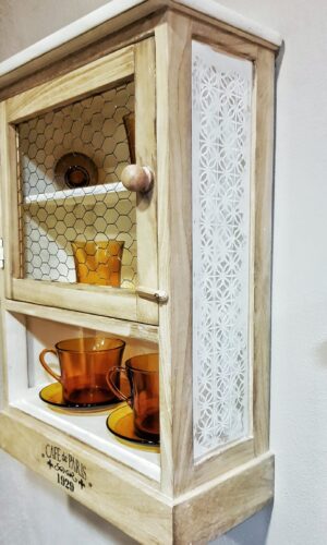 Mueble restaurado Lorestaura Mueble restaurado por Lorestaura, pieza vintage única y decorativa.