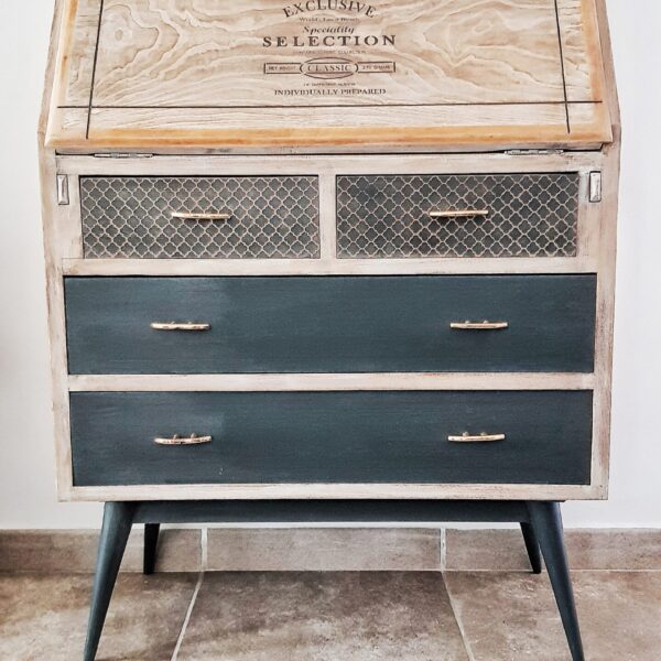 Secreter vintage restaurado en madera con cajones en negro carbón y pátina suave
