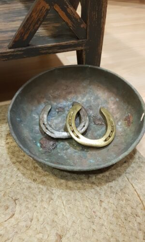 Mueble restaurado Lorestaura Mueble restaurado por Lorestaura, pieza vintage única y decorativa.