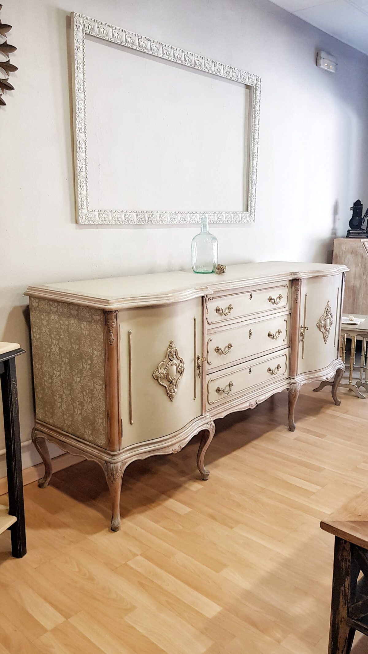 Aparador vintage restaurado estilo francés shabby chic