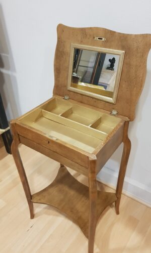 Mueble restaurado Lorestaura Mueble restaurado por Lorestaura, pieza vintage única y decorativa.