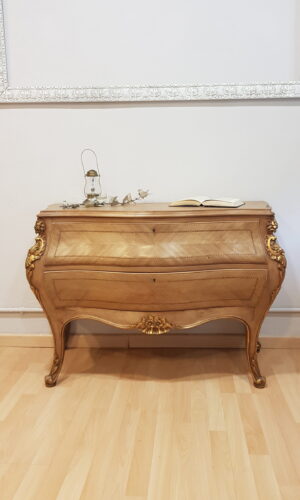Mueble restaurado Lorestaura Mueble restaurado por Lorestaura, pieza vintage única y decorativa.