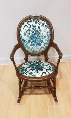 Mueble restaurado Lorestaura Mueble restaurado por Lorestaura, pieza vintage única y decorativa.