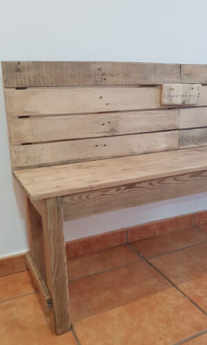 Mueble restaurado Lorestaura Mueble restaurado por Lorestaura, pieza vintage única y decorativa.