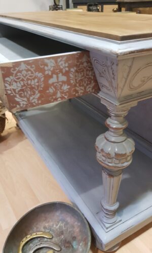 Mueble restaurado Lorestaura Mueble restaurado por Lorestaura, pieza vintage única y decorativa.