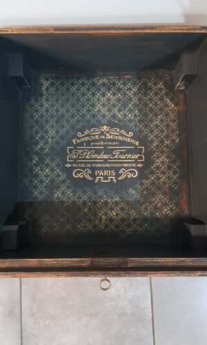 Mueble restaurado Lorestaura Mueble restaurado por Lorestaura, pieza vintage única y decorativa.