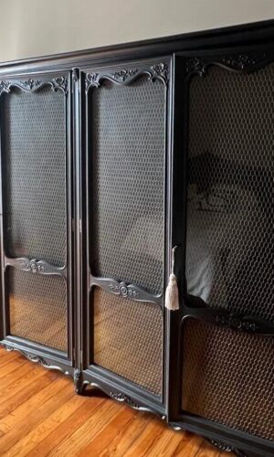 Mueble restaurado Lorestaura Mueble restaurado por Lorestaura, pieza vintage única y decorativa.